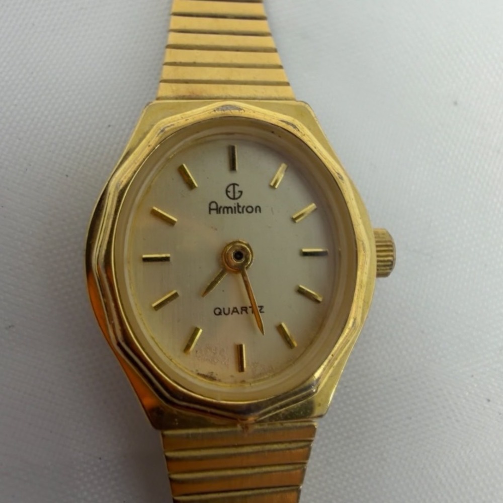 Vintage Armitron Quartz Womens Watch Octagon Gold Tone Expansion Band Petite